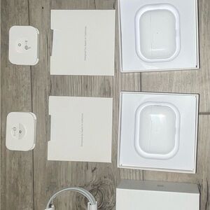 White Wireless Earbuds with Charging Case